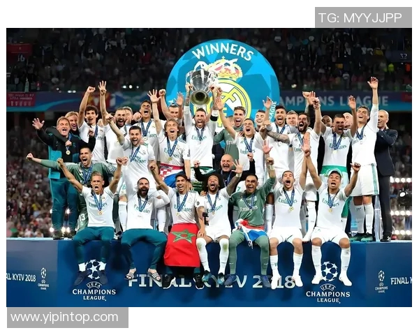 成都足球队在足球团队协作排行榜中荣获第三名展现出强大团队精神与协作能力 成都足球队在足球团队协作排行榜中荣获第三名展现出强大团队精神与协作能力