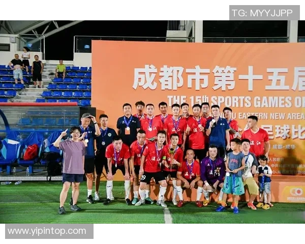 成都足球员的成长之路与未来发展展望分析