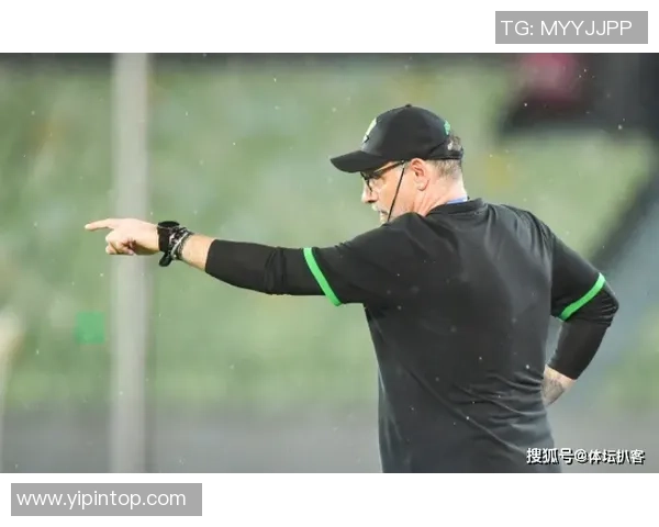 武汉篮球队边路渗透战术解析与实战应用探讨